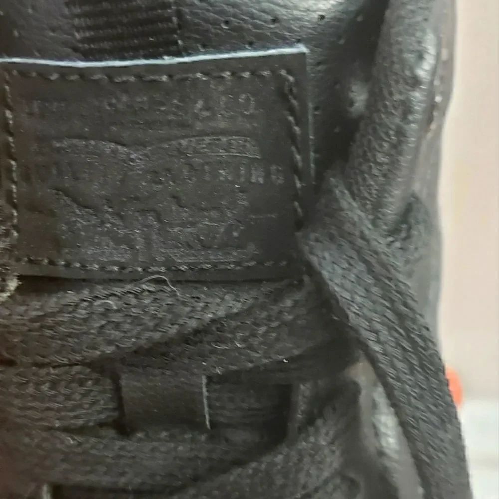 Levi's Sneakers - Picture 6 of 7